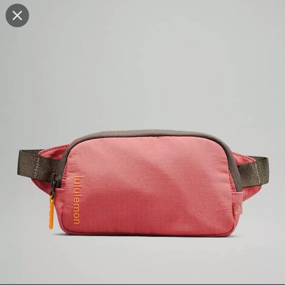 NWT Lululemon Mini Belt Bag